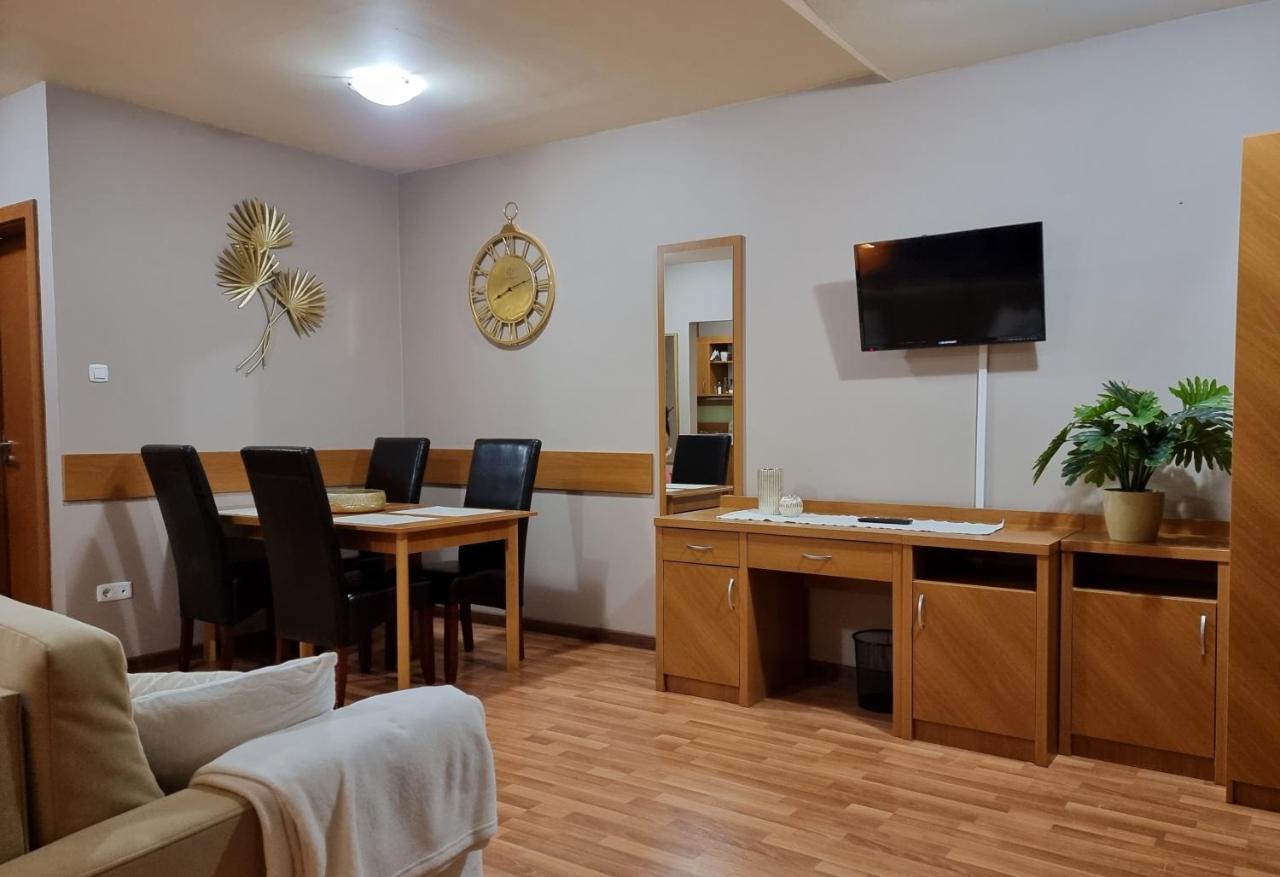 Relax Wellness Manzard Hajduszoboszlo Διαμέρισμα Εξωτερικό φωτογραφία