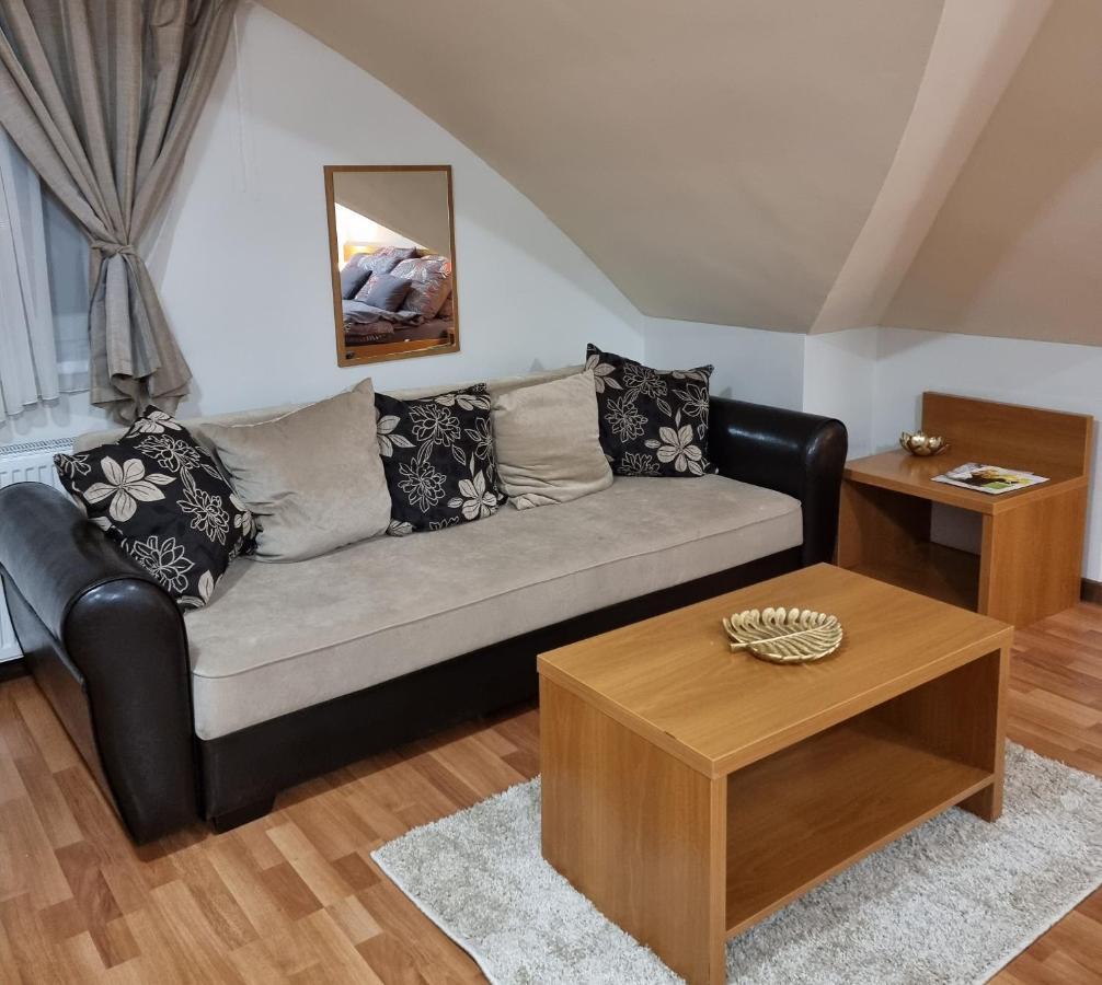 Relax Wellness Manzard Hajduszoboszlo Διαμέρισμα Εξωτερικό φωτογραφία